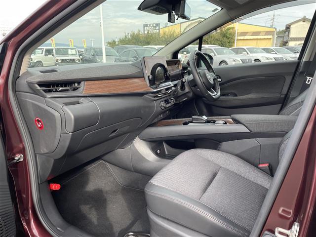 オーラ Ｇ　ＦＯＵＲ　純正９インチナビ・フルセグテレビ・アラウンドビューモニター・プロパイロット・ＢＯＳＥサウンドシステム・ＬＥＤヘッドライト・前席シートヒーター・ステアリングヒーター・ハーフレザーシート・純正１７ＡＷ（27枚目）