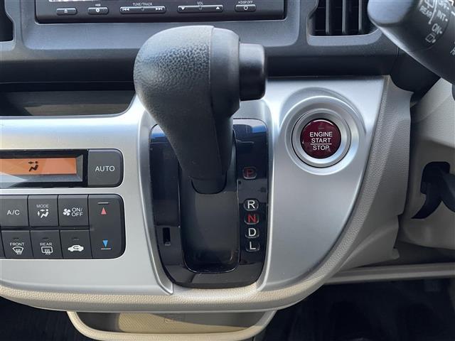 気になる車はすぐにお問い合わせください！画面右側の００６６から始まる無料ダイヤルからお問い合わせ下さい！専門スタッフがお車のご質問にお答えいたします！