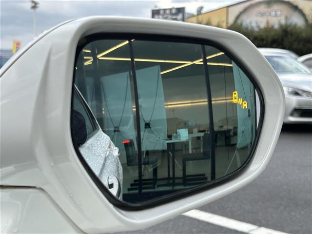 クラウンハイブリッド ＲＳ　リミテッド　サンルーフ・純正ナビ・フルセグテレビ・全周囲カメラ・プリクラッシュ・レーダークルーズ・ブラインドスポット・前席シートヒーター・リアクロストラフィック・前後ドラレコ・ビルトインＥＴＣ・純正１８ＡＷ（14枚目）