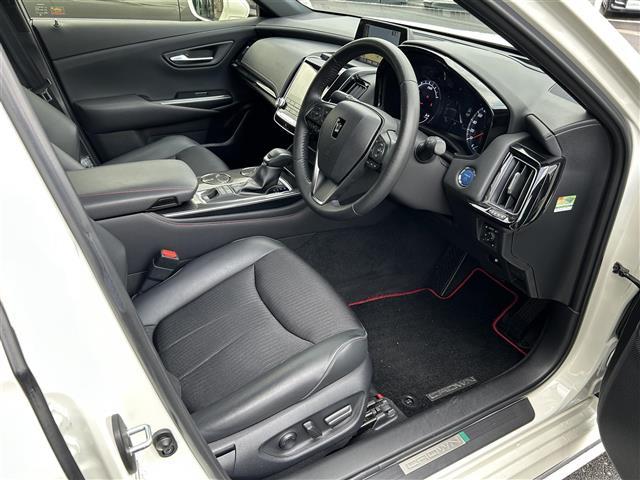 クラウンハイブリッド ＲＳ　リミテッド　サンルーフ・純正ナビ・フルセグテレビ・全周囲カメラ・プリクラッシュ・レーダークルーズ・ブラインドスポット・前席シートヒーター・リアクロストラフィック・前後ドラレコ・ビルトインＥＴＣ・純正１８ＡＷ（21枚目）