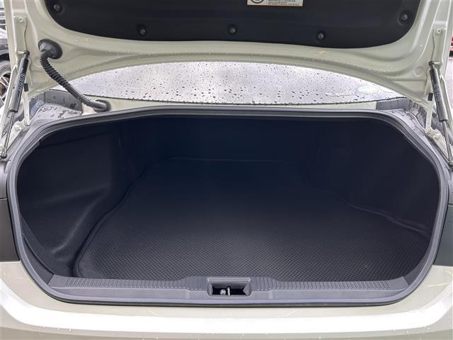 クラウンハイブリッド ＲＳ　リミテッド　サンルーフ・純正ナビ・フルセグテレビ・全周囲カメラ・プリクラッシュ・レーダークルーズ・ブラインドスポット・前席シートヒーター・リアクロストラフィック・前後ドラレコ・ビルトインＥＴＣ・純正１８ＡＷ（25枚目）