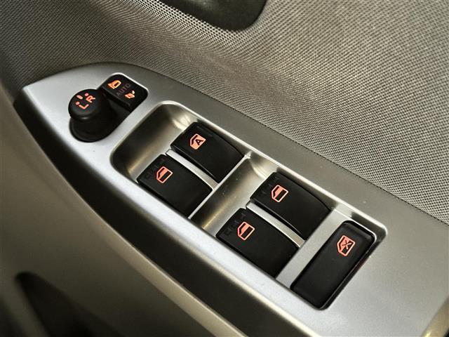 キャスト スタイルＧ　ＳＡＩＩＩ　ワンオーナー・保証書・取扱説明書・４ＷＤ・社外ナビ・Ｂｌｕｅｔｏｏｔｈ・ＣＤ・ＤＶＤ・ＡＭ・ＦＭ・スマートキー（スペアキー×１）・純正フロアマット・純正１５インチＡＷ・ＥＴＣ・コーナーセンサー・禁煙車（9枚目）