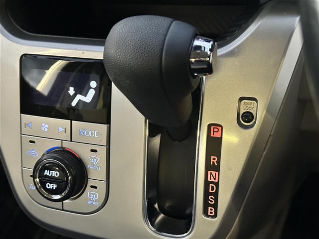 キャスト スタイルＧ　ＳＡＩＩＩ　ワンオーナー・保証書・取扱説明書・４ＷＤ・社外ナビ・Ｂｌｕｅｔｏｏｔｈ・ＣＤ・ＤＶＤ・ＡＭ・ＦＭ・スマートキー（スペアキー×１）・純正フロアマット・純正１５インチＡＷ・ＥＴＣ・コーナーセンサー・禁煙車（11枚目）