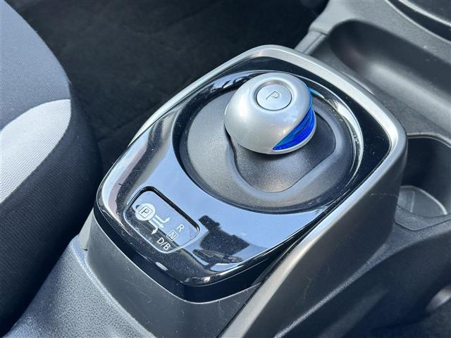 ノート ｅ－パワー　Ｘ　ワンオーナー／純ナビ／フルセグＴＶ／衝突軽減／アラウンドビューモニター／デジタルインナーミラー／コーナーセンサー／スマートキー／スペアキー／ドラレコ／オートライト／ウィンカーミラー／電格ミラー（10枚目）