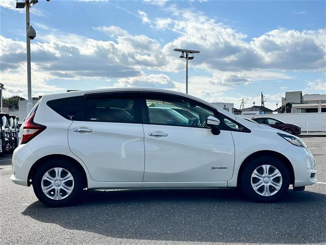 ノート ｅ－パワー　Ｘ　ワンオーナー／純ナビ／フルセグＴＶ／衝突軽減／アラウンドビューモニター／デジタルインナーミラー／コーナーセンサー／スマートキー／スペアキー／ドラレコ／オートライト／ウィンカーミラー／電格ミラー（24枚目）