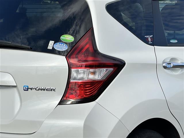 ノート ｅ－パワー　Ｘ　ワンオーナー／純ナビ／フルセグＴＶ／衝突軽減／アラウンドビューモニター／デジタルインナーミラー／コーナーセンサー／スマートキー／スペアキー／ドラレコ／オートライト／ウィンカーミラー／電格ミラー（31枚目）