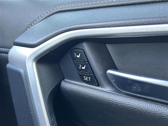 ＲＡＶ４ Ｇ　ワンオーナー・１０．５インチナビ・フルセグ・全周囲カメラ・シートヒーター・エアーシート・パワーシート・電動リアゲート・ＥＴＣ２．０・ドラレコ・レーダークルコン・純正ＡＷ・ＬＥＤヘッドライト・フォグ（16枚目）