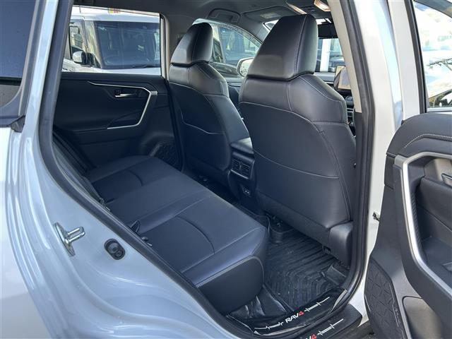 ＲＡＶ４ Ｇ　ワンオーナー・１０．５インチナビ・フルセグ・全周囲カメラ・シートヒーター・エアーシート・パワーシート・電動リアゲート・ＥＴＣ２．０・ドラレコ・レーダークルコン・純正ＡＷ・ＬＥＤヘッドライト・フォグ（22枚目）