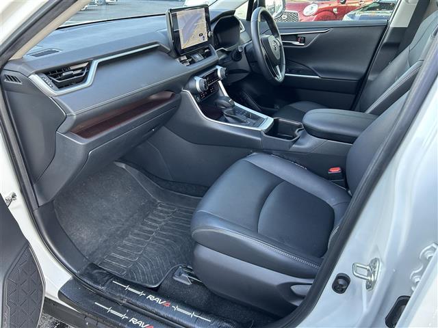 ＲＡＶ４ Ｇ　ワンオーナー・１０．５インチナビ・フルセグ・全周囲カメラ・シートヒーター・エアーシート・パワーシート・電動リアゲート・ＥＴＣ２．０・ドラレコ・レーダークルコン・純正ＡＷ・ＬＥＤヘッドライト・フォグ（25枚目）