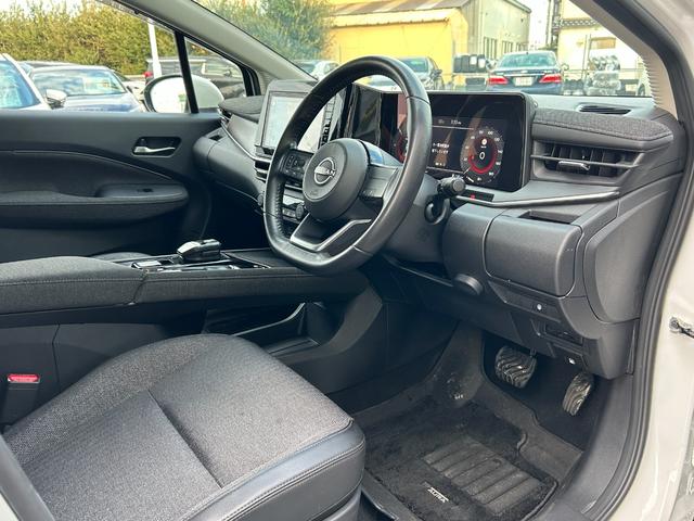 オーラ Ｇ　純正９インチナビ・全周囲カメラ・プッシュスタート・インテリジェントルームミラー・ブラインドスポットモニター・純正１７インチＡＷ・ＬＥＤヘッドライト・オートライト・オートマチックハイビーム・フォグライト（19枚目）