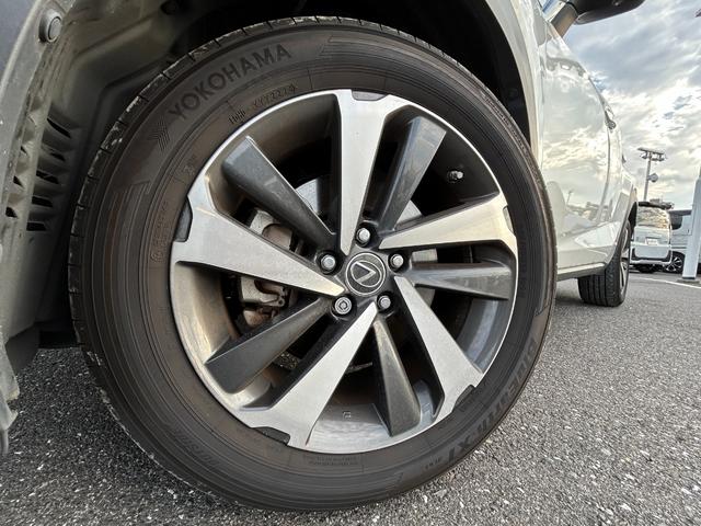 NX NX300h Iパッケージ 純正メーカーナビ・パノラミックビューモニター・レクサスセーフティシステム・プリクラッシュセーフティ・レーダークルーズコントロール・レーントレーシングアシスト・オートマチックハイビーム・スペアキー(3枚目)