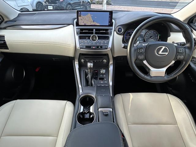 NX NX300h Iパッケージ 純正メーカーナビ・パノラミックビューモニター・レクサスセーフティシステム・プリクラッシュセーフティ・レーダークルーズコントロール・レーントレーシングアシスト・オートマチックハイビーム・スペアキー(23枚目)
