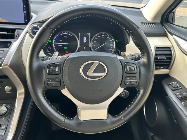 NX NX300h Iパッケージ 純正メーカーナビ・パノラミックビューモニター・レクサスセーフティシステム・プリクラッシュセーフティ・レーダークルーズコントロール・レーントレーシングアシスト・オートマチックハイビーム・スペアキー(25枚目)