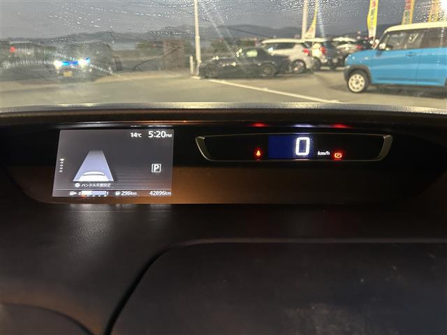 セレナ ハイウェイスター　プロパイロットエディション　社外ＳＤナビ・フルセグＴＶ・８人乗り・プロパイロット・両側Ｐスラ・追従型クルコン・ＬＥＤヘッドライト・バックカメラ・ウィンカーミラー・電格ミラー・アイドリングストップ・ＥＴＣ・純正ＡＷ（7枚目）