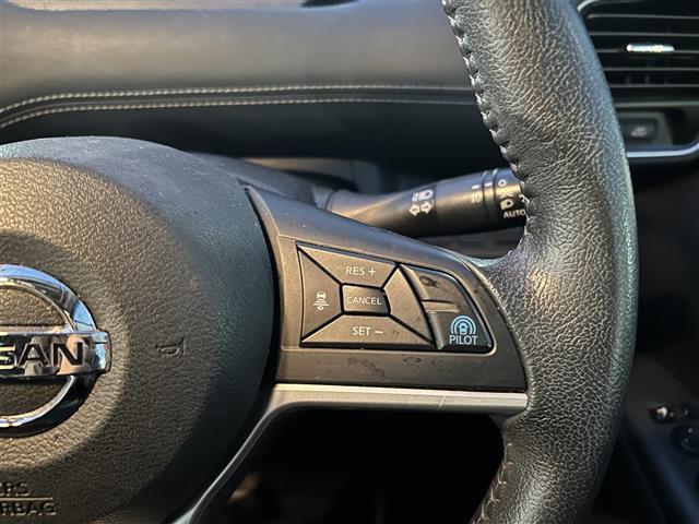 セレナ ハイウェイスター　プロパイロットエディション　社外ＳＤナビ・フルセグＴＶ・８人乗り・プロパイロット・両側Ｐスラ・追従型クルコン・ＬＥＤヘッドライト・バックカメラ・ウィンカーミラー・電格ミラー・アイドリングストップ・ＥＴＣ・純正ＡＷ（14枚目）