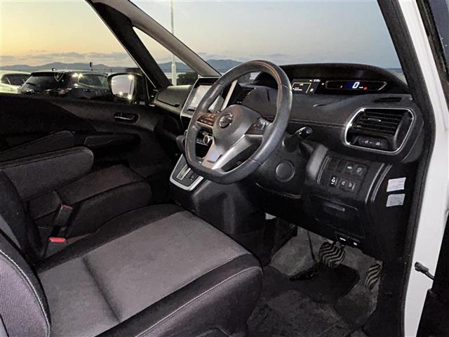 セレナ ハイウェイスター　プロパイロットエディション　社外ＳＤナビ・フルセグＴＶ・８人乗り・プロパイロット・両側Ｐスラ・追従型クルコン・ＬＥＤヘッドライト・バックカメラ・ウィンカーミラー・電格ミラー・アイドリングストップ・ＥＴＣ・純正ＡＷ（15枚目）