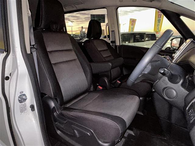 セレナ ハイウェイスター　プロパイロットエディション　社外ＳＤナビ・フルセグＴＶ・８人乗り・プロパイロット・両側Ｐスラ・追従型クルコン・ＬＥＤヘッドライト・バックカメラ・ウィンカーミラー・電格ミラー・アイドリングストップ・ＥＴＣ・純正ＡＷ（16枚目）