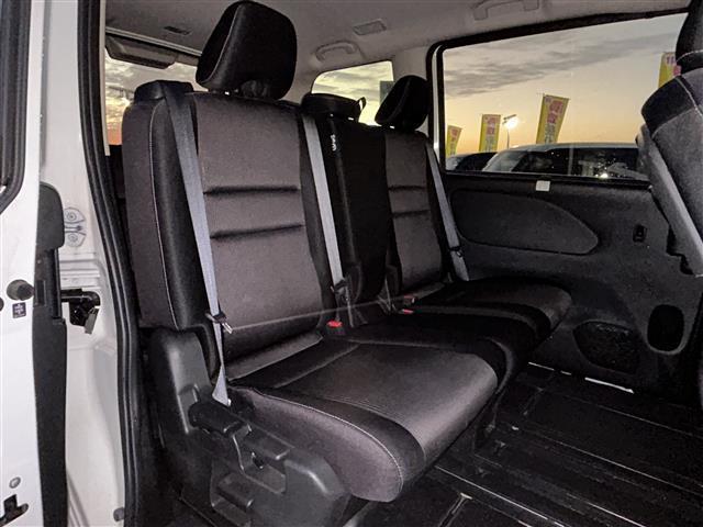 セレナ ハイウェイスター　プロパイロットエディション　社外ＳＤナビ・フルセグＴＶ・８人乗り・プロパイロット・両側Ｐスラ・追従型クルコン・ＬＥＤヘッドライト・バックカメラ・ウィンカーミラー・電格ミラー・アイドリングストップ・ＥＴＣ・純正ＡＷ（18枚目）