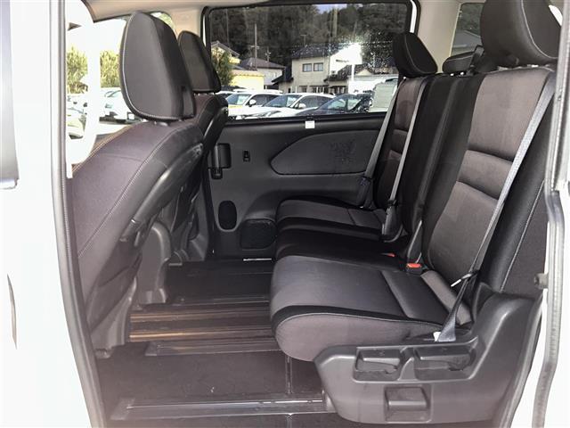 セレナ ハイウェイスター　プロパイロットエディション　社外ＳＤナビ・フルセグＴＶ・８人乗り・プロパイロット・両側Ｐスラ・追従型クルコン・ＬＥＤヘッドライト・バックカメラ・ウィンカーミラー・電格ミラー・アイドリングストップ・ＥＴＣ・純正ＡＷ（23枚目）