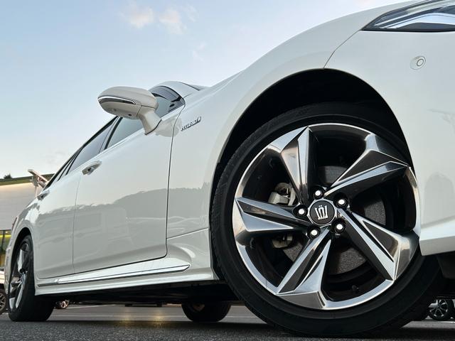 クラウンハイブリッド ＲＳアドバンス　純正ＳＤナビ・Ｔｏｙｏｔａ　Ｓａｆｅｔｙ　Ｓｅｎｓｅ・ＥＴＣ２．０・ドライブレコーダー・アラウンドビューモニター・ヘッドアップディスプレイ・電動パーキングブレーキ・ＬＥＤヘッドライト・前席パワーシート（4枚目）