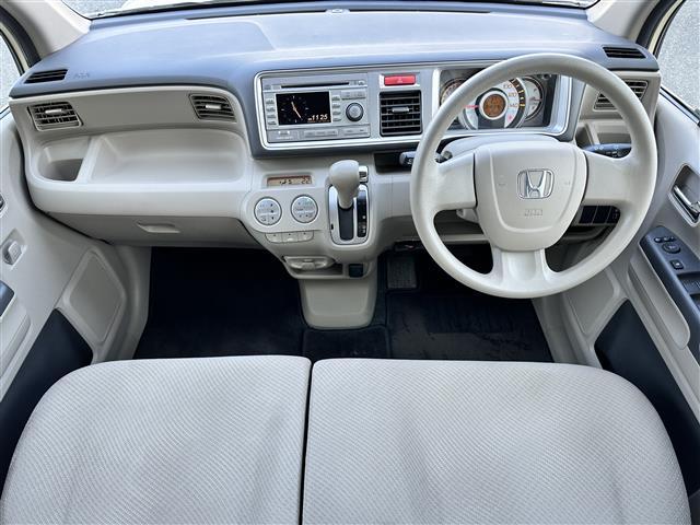 ライフ Ｇスマートプラス　保証書・取扱説明書・ラジオ（ＡＭ／ＦＭ）・ＣＤ再生・ＡＡＣ・ＡＢＳ・盗難防止装置・ハロゲンヘッドライト・エアバック（運転席／助手席）・スペアキー（2枚目）