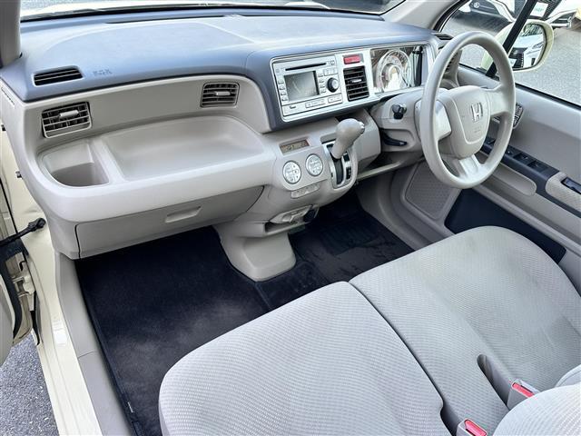 ライフ Ｇスマートプラス　保証書・取扱説明書・ラジオ（ＡＭ／ＦＭ）・ＣＤ再生・ＡＡＣ・ＡＢＳ・盗難防止装置・ハロゲンヘッドライト・エアバック（運転席／助手席）・スペアキー（17枚目）