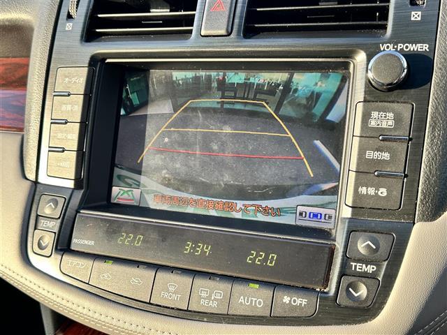 クラウン ロイヤルサルーン　純正ＨＤＤナビ・バックカメラ・プッシュスタート・ビルトインＥＴＣ・クルーズコントロール・前席パワーシート・純正１６インチＡＷ・ＨＩＤオートライト・スマートキー・純正フロアマット・禁煙車（3枚目）