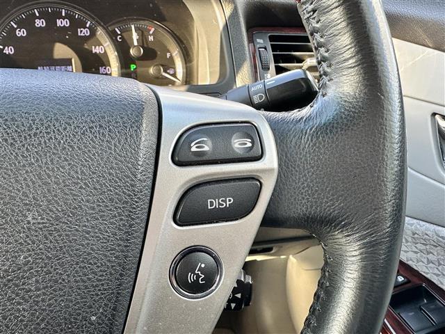 クラウン ロイヤルサルーン　純正ＨＤＤナビ・バックカメラ・プッシュスタート・ビルトインＥＴＣ・クルーズコントロール・前席パワーシート・純正１６インチＡＷ・ＨＩＤオートライト・スマートキー・純正フロアマット・禁煙車（7枚目）