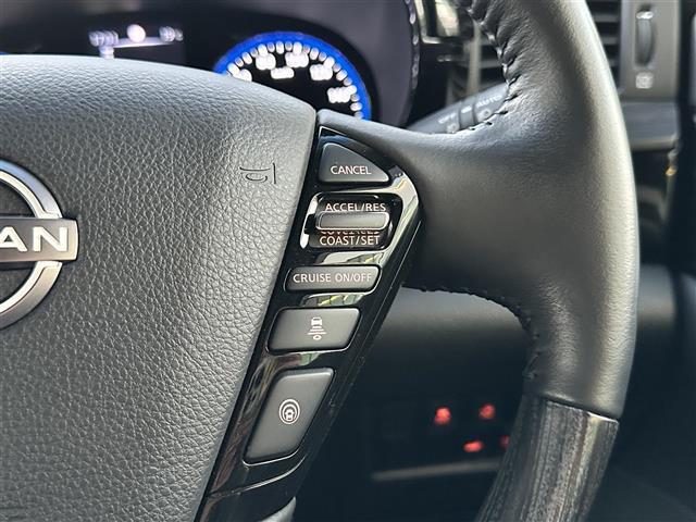 エルグランド ２５０ハイウェイスタープレミアムアーバンクロム　ワンオーナー・純正ナビ・フルセグＴＶ・純正ＡＷ・両側Ｐスラ・パワーバックドア・エマージェンシーブレーキ・ブラインドスポットモニター・純正フロントスポイラー・全方位カメラ・パワーシート・ＬＥＤライト（12枚目）