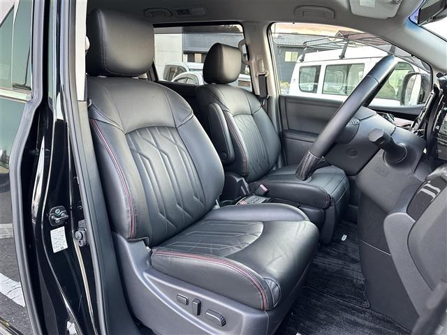 エルグランド ２５０ハイウェイスタープレミアムアーバンクロム　ワンオーナー・純正ナビ・フルセグＴＶ・純正ＡＷ・両側Ｐスラ・パワーバックドア・エマージェンシーブレーキ・ブラインドスポットモニター・純正フロントスポイラー・全方位カメラ・パワーシート・ＬＥＤライト（19枚目）