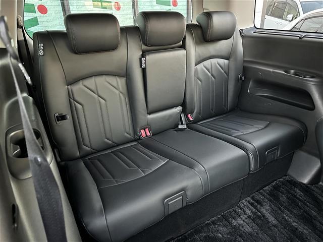 エルグランド ２５０ハイウェイスタープレミアムアーバンクロム　ワンオーナー・純正ナビ・フルセグＴＶ・純正ＡＷ・両側Ｐスラ・パワーバックドア・エマージェンシーブレーキ・ブラインドスポットモニター・純正フロントスポイラー・全方位カメラ・パワーシート・ＬＥＤライト（22枚目）