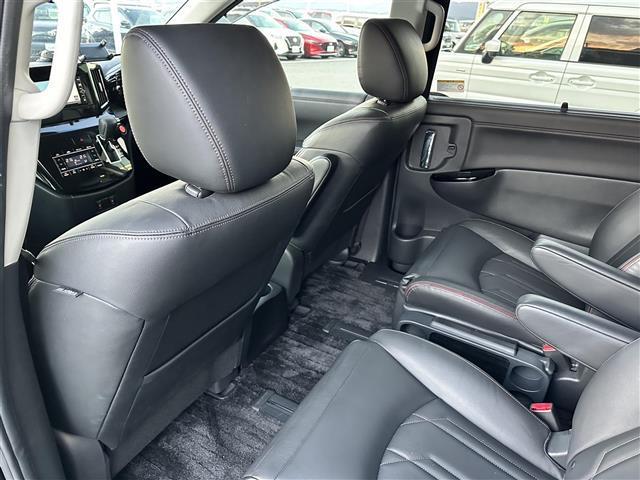 エルグランド ２５０ハイウェイスタープレミアムアーバンクロム　ワンオーナー・純正ナビ・フルセグＴＶ・純正ＡＷ・両側Ｐスラ・パワーバックドア・エマージェンシーブレーキ・ブラインドスポットモニター・純正フロントスポイラー・全方位カメラ・パワーシート・ＬＥＤライト（25枚目）