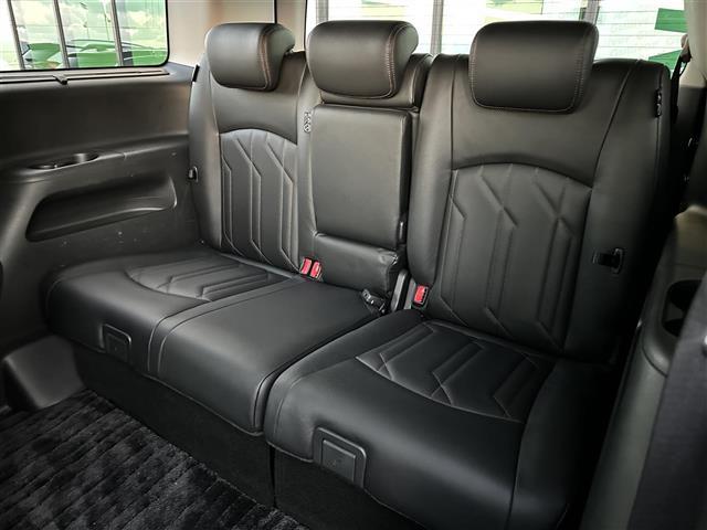 エルグランド ２５０ハイウェイスタープレミアムアーバンクロム　ワンオーナー・純正ナビ・フルセグＴＶ・純正ＡＷ・両側Ｐスラ・パワーバックドア・エマージェンシーブレーキ・ブラインドスポットモニター・純正フロントスポイラー・全方位カメラ・パワーシート・ＬＥＤライト（27枚目）