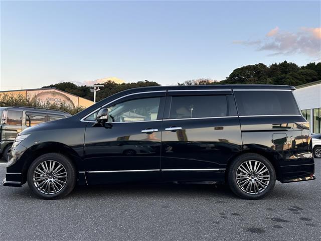 エルグランド ２５０ハイウェイスタープレミアムアーバンクロム　ワンオーナー・純正ナビ・フルセグＴＶ・純正ＡＷ・両側Ｐスラ・パワーバックドア・エマージェンシーブレーキ・ブラインドスポットモニター・純正フロントスポイラー・全方位カメラ・パワーシート・ＬＥＤライト（32枚目）