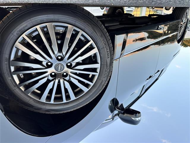 エルグランド ２５０ハイウェイスタープレミアムアーバンクロム　ワンオーナー・純正ナビ・フルセグＴＶ・純正ＡＷ・両側Ｐスラ・パワーバックドア・エマージェンシーブレーキ・ブラインドスポットモニター・純正フロントスポイラー・全方位カメラ・パワーシート・ＬＥＤライト（40枚目）