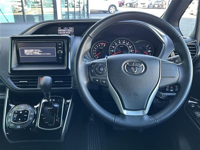 ヴォクシー ＺＳ　煌　純正ナビ・フルセグ・バックカメラ・両側パワスラ・ＥＴＣ２．０・ドラレコ・前方コーナーセンサー・ＬＥＤライト・オートライト・オートハイビーム・レーンキープ・衝突軽減ブレーキ・クルコン・スマートキー（17枚目）