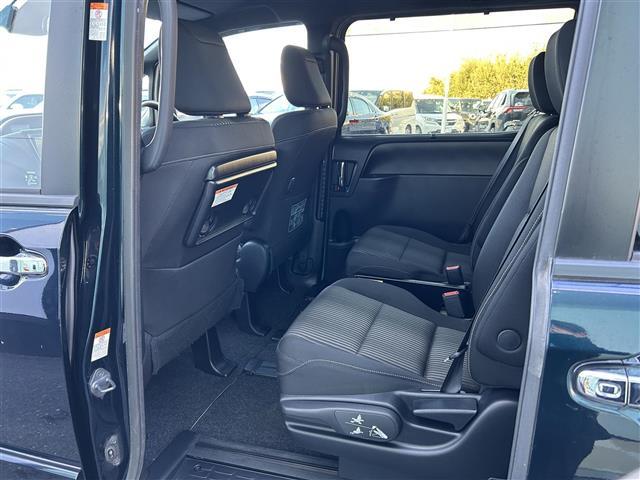 ヴォクシー ＺＳ　煌　純正ナビ・フルセグ・バックカメラ・両側パワスラ・ＥＴＣ２．０・ドラレコ・前方コーナーセンサー・ＬＥＤライト・オートライト・オートハイビーム・レーンキープ・衝突軽減ブレーキ・クルコン・スマートキー（27枚目）