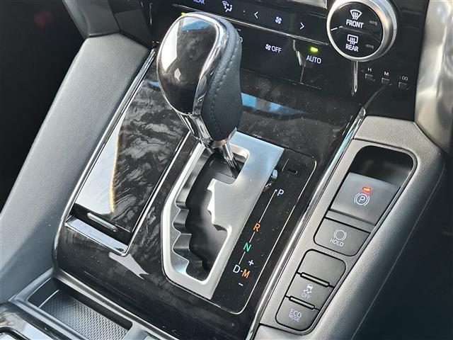 アルファード ２．５Ｓ　Ｃパッケージ　純Ｄオーディオ・サンルーフ・フルエアロ・後席モニター・三眼ライト・シーケンシャルウィンカー・両側Ｐスラ・Ｐバックドア・パワーシート・シートヒーター・エアーシート・ステアリングヒーター・バックカメラ（11枚目）