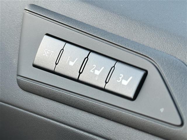 アルファード ２．５Ｓ　Ｃパッケージ　純Ｄオーディオ・サンルーフ・フルエアロ・後席モニター・三眼ライト・シーケンシャルウィンカー・両側Ｐスラ・Ｐバックドア・パワーシート・シートヒーター・エアーシート・ステアリングヒーター・バックカメラ（14枚目）