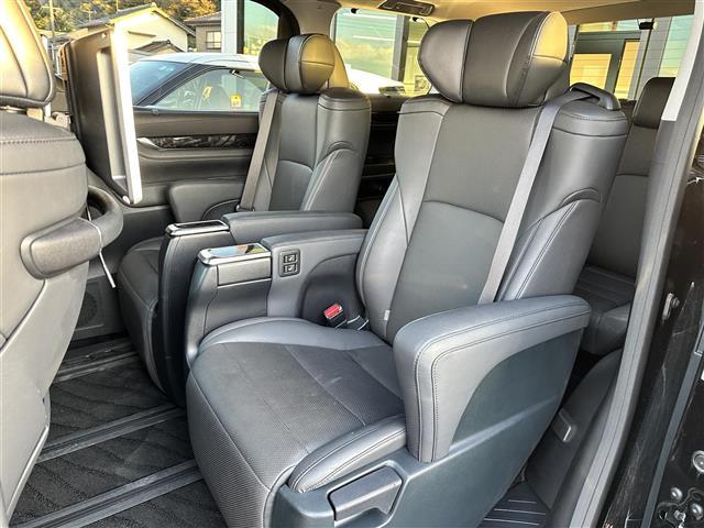 アルファード ２．５Ｓ　Ｃパッケージ　純Ｄオーディオ・サンルーフ・フルエアロ・後席モニター・三眼ライト・シーケンシャルウィンカー・両側Ｐスラ・Ｐバックドア・パワーシート・シートヒーター・エアーシート・ステアリングヒーター・バックカメラ（28枚目）