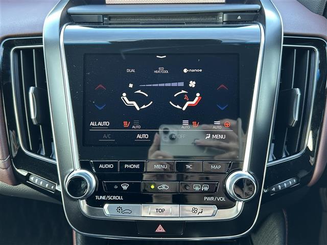 クラウンハイブリッド Ｓ　Ｃパッケージ　純正ＳＤナビ・フルセグテレビ・バックカメラ・プリクラッシュセーフティ・レーダークルーズ・レーンキープ・クリアランスソナー・ブラインドスポット・パーキングサポート・ヘッドアップディスプレイ・純正１８ＡＷ（4枚目）