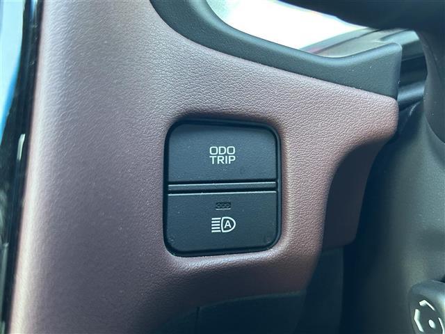 クラウンハイブリッド Ｓ　Ｃパッケージ　純正ＳＤナビ・フルセグテレビ・バックカメラ・プリクラッシュセーフティ・レーダークルーズ・レーンキープ・クリアランスソナー・ブラインドスポット・パーキングサポート・ヘッドアップディスプレイ・純正１８ＡＷ（12枚目）