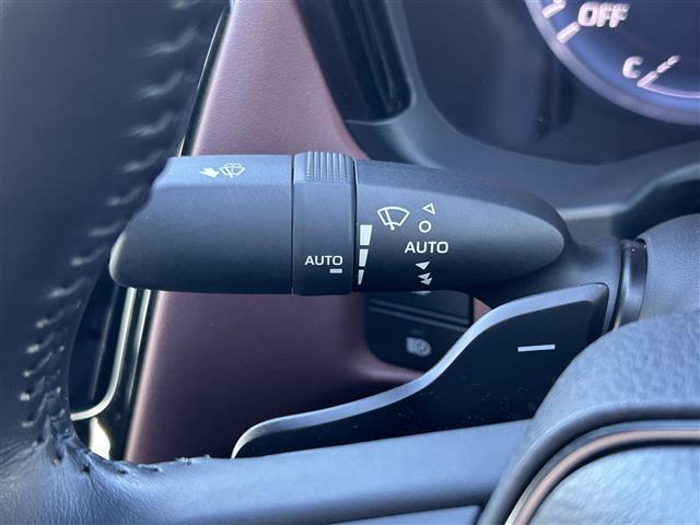 クラウンハイブリッド Ｓ　Ｃパッケージ　純正ＳＤナビ・フルセグテレビ・バックカメラ・プリクラッシュセーフティ・レーダークルーズ・レーンキープ・クリアランスソナー・ブラインドスポット・パーキングサポート・ヘッドアップディスプレイ・純正１８ＡＷ（13枚目）