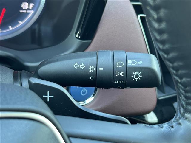 クラウンハイブリッド Ｓ　Ｃパッケージ　純正ＳＤナビ・フルセグテレビ・バックカメラ・プリクラッシュセーフティ・レーダークルーズ・レーンキープ・クリアランスソナー・ブラインドスポット・パーキングサポート・ヘッドアップディスプレイ・純正１８ＡＷ（14枚目）