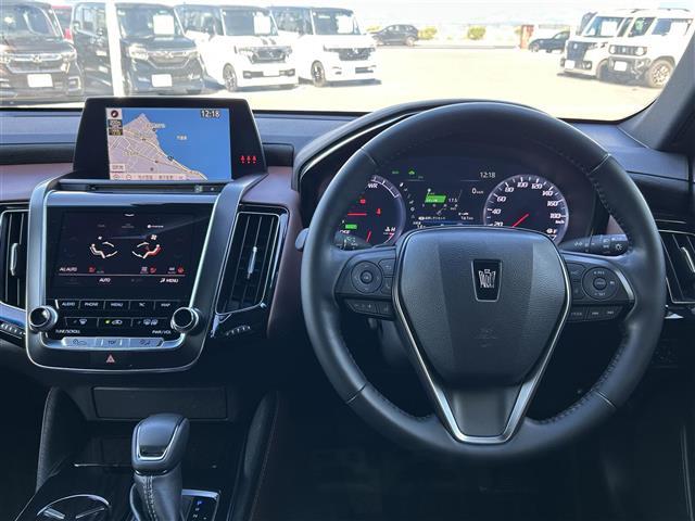 クラウンハイブリッド Ｓ　Ｃパッケージ　純正ＳＤナビ・フルセグテレビ・バックカメラ・プリクラッシュセーフティ・レーダークルーズ・レーンキープ・クリアランスソナー・ブラインドスポット・パーキングサポート・ヘッドアップディスプレイ・純正１８ＡＷ（26枚目）