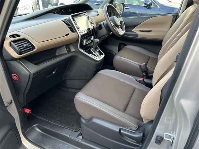 セレナ Ｘ　ワンオーナー・純正ＳＤナビ・フルセグＴＶ・両側パワスラ・ブラウンハーフレザーシート・全周囲カメラ・クルーズコントロール・ビルトインＥＴＣ・ロールサンシェード・前後コーナーセンサー・ＬＥＤヘッドライト（24枚目）