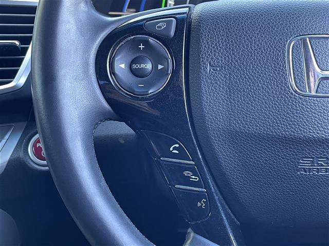 アコードハイブリッド EX 純正ナビ・フルセグTV・バックカメラ・ETC・電動リアサンシェード・前席パワーシート・社外フロアマット・純正17インチAW・レーダークルーズコントロール・前後コーナーセンサー・LEDヘッドライト・取説(11枚目)