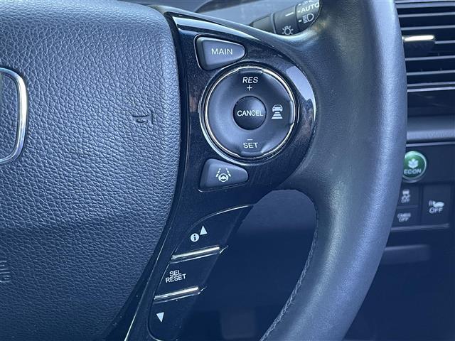 アコードハイブリッド EX 純正ナビ・フルセグTV・バックカメラ・ETC・電動リアサンシェード・前席パワーシート・社外フロアマット・純正17インチAW・レーダークルーズコントロール・前後コーナーセンサー・LEDヘッドライト・取説(12枚目)