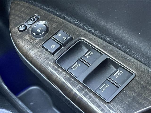 アコードハイブリッド EX 純正ナビ・フルセグTV・バックカメラ・ETC・電動リアサンシェード・前席パワーシート・社外フロアマット・純正17インチAW・レーダークルーズコントロール・前後コーナーセンサー・LEDヘッドライト・取説(19枚目)