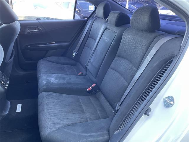 アコードハイブリッド EX 純正ナビ・フルセグTV・バックカメラ・ETC・電動リアサンシェード・前席パワーシート・社外フロアマット・純正17インチAW・レーダークルーズコントロール・前後コーナーセンサー・LEDヘッドライト・取説(27枚目)